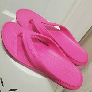 Crocs Unisex Pink Classic Flip Flop M'S 6 & W'S 8🌴